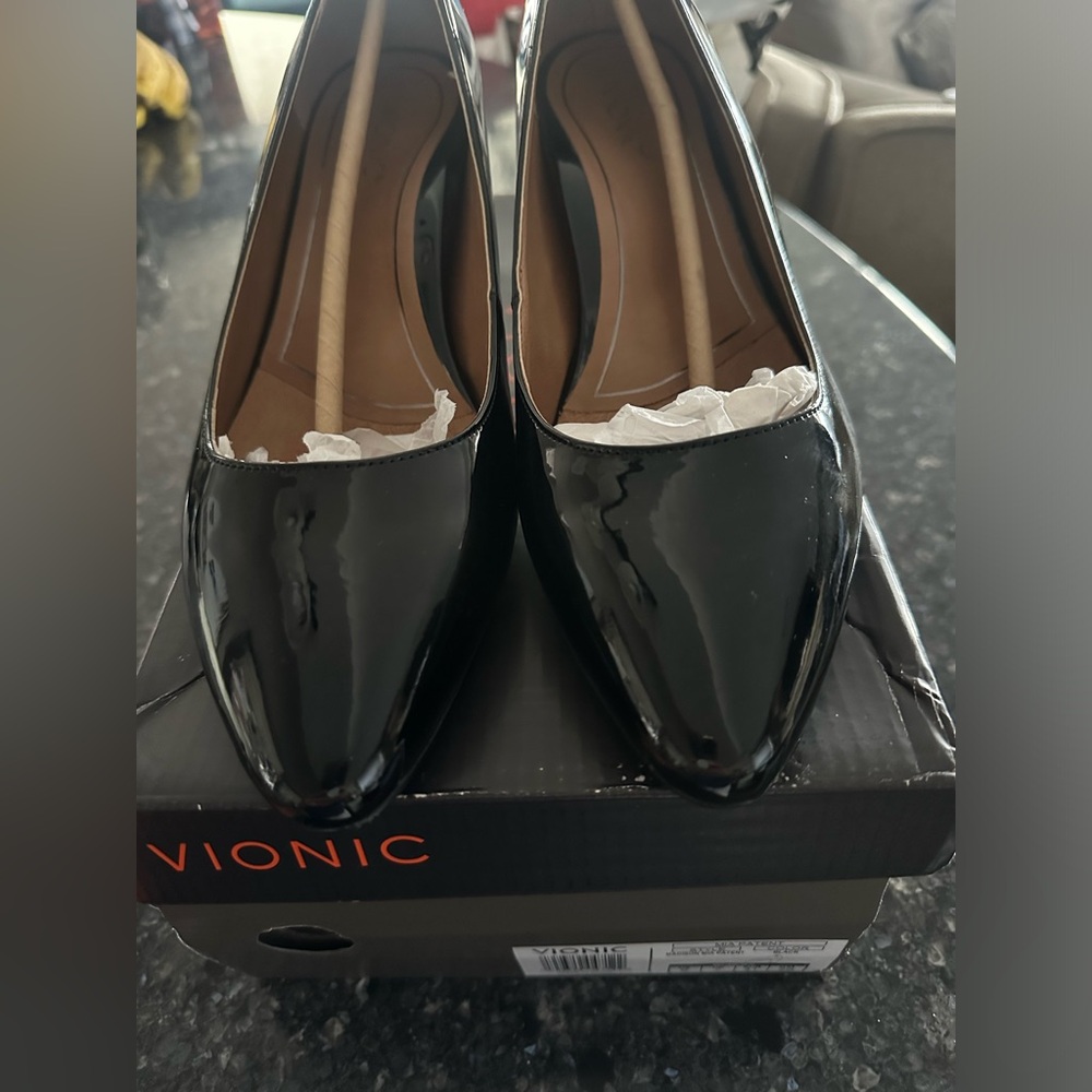 Vionic Mia Patent Leather pumps size 9 - Picture 3 of 7